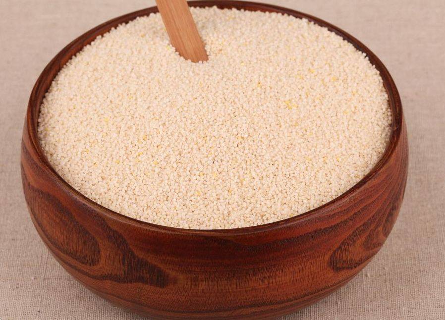 白小米的功效与作用及食用方法_维生素_大米_体质