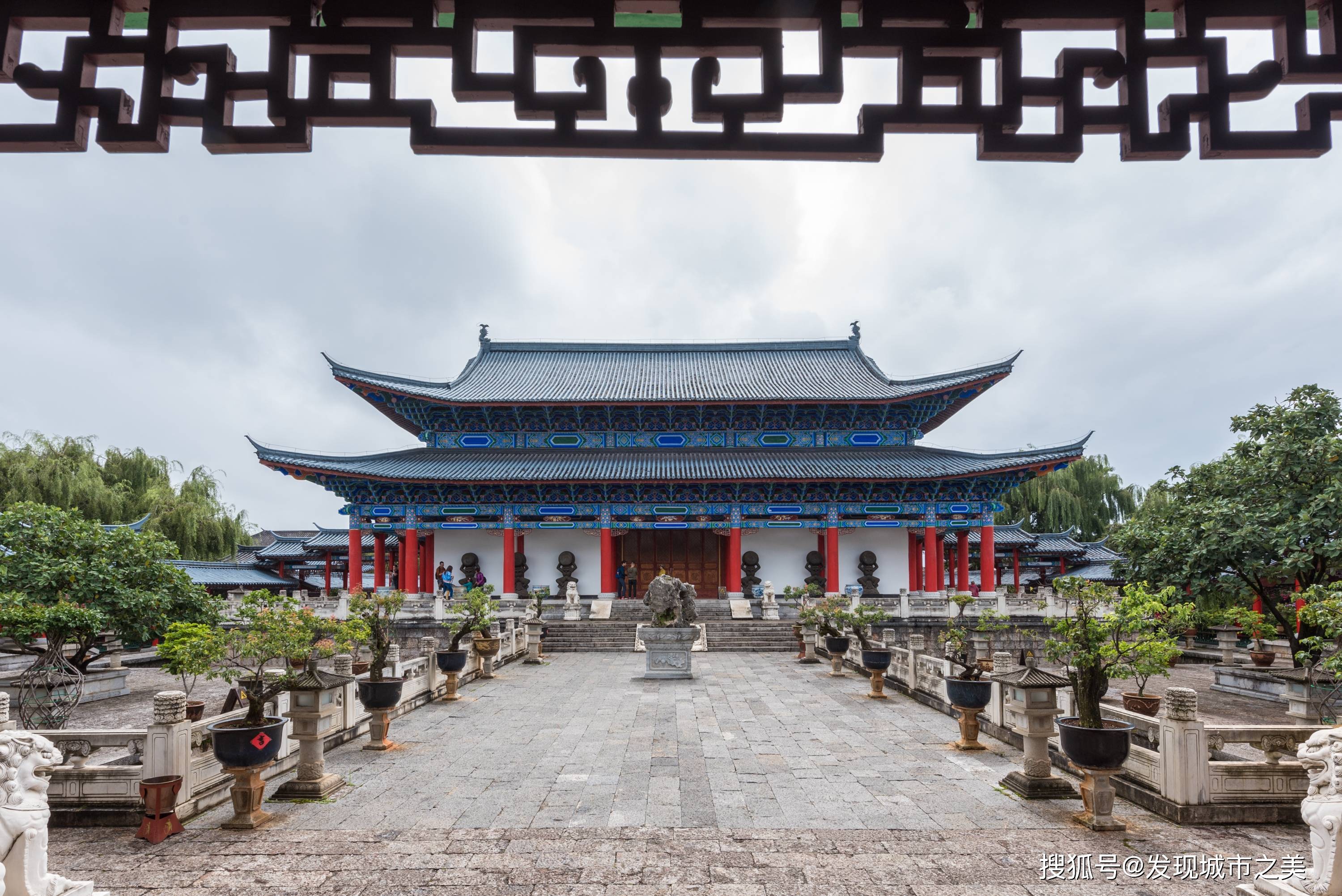 中式建筑的左右对称美学从何而来