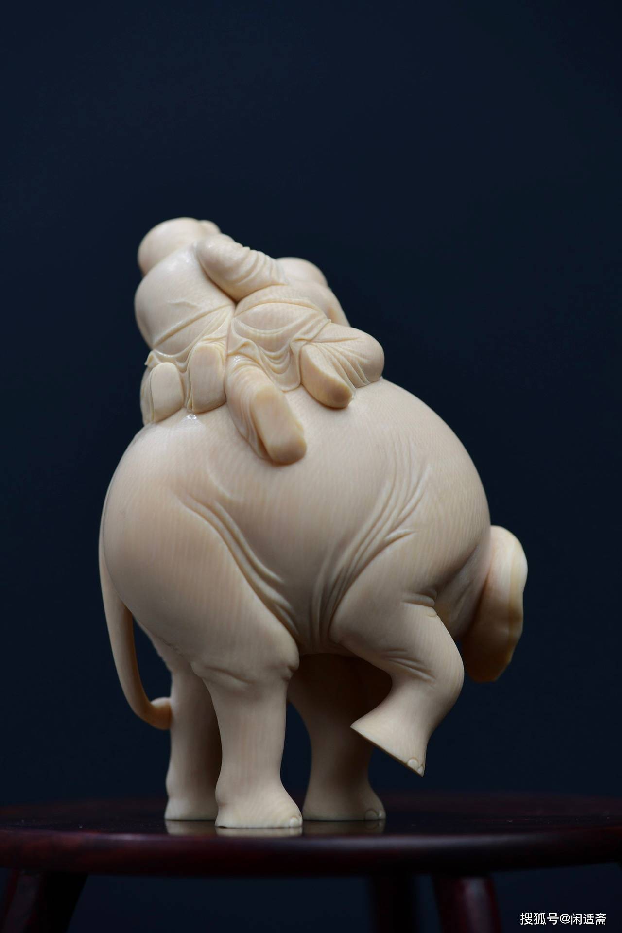 太平喜象,牙雕作品,洗象图_大象_童子_造型