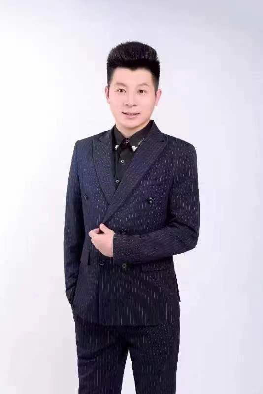 草原民星赵泽强:来自山西吕梁山的民歌手"唱响"草原品牌为数智乡村