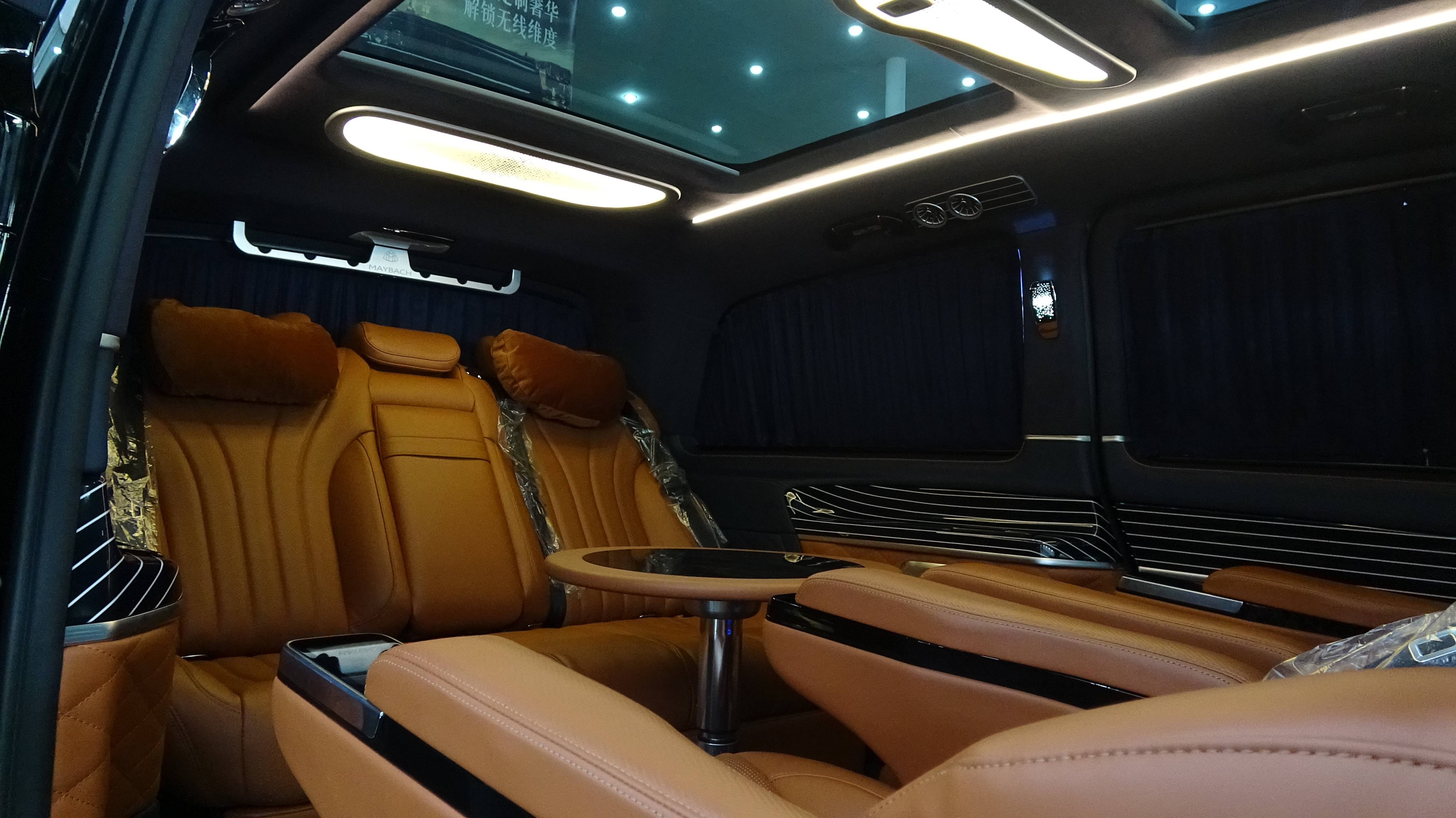 奔驰v级定制七座豪华商务车,精美内饰一看究竟!