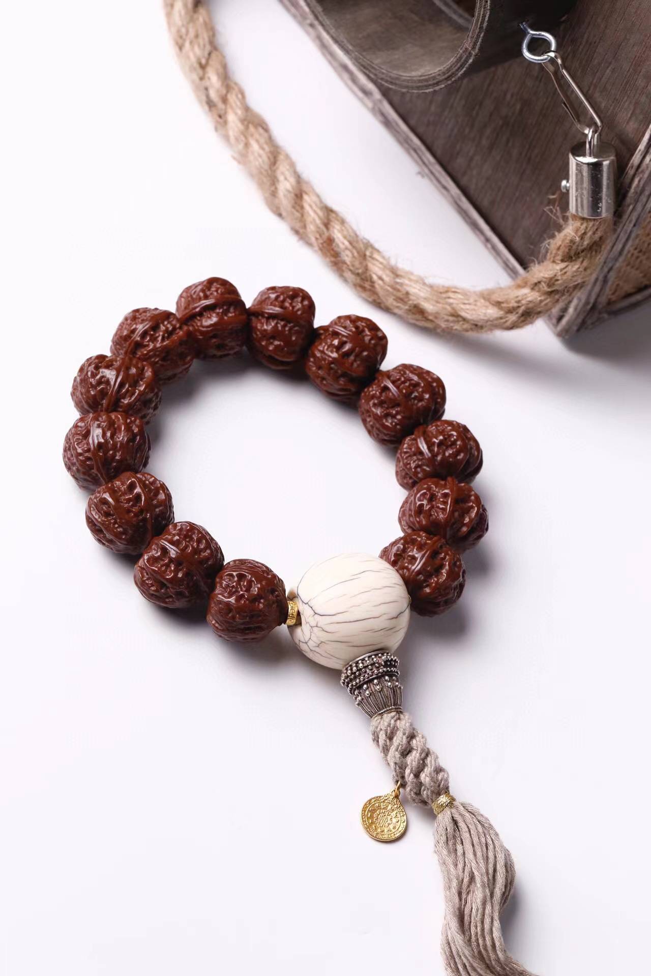 小金刚——一代盘龙纹小金刚菩提算的上是经典文玩的代表,有多少人是