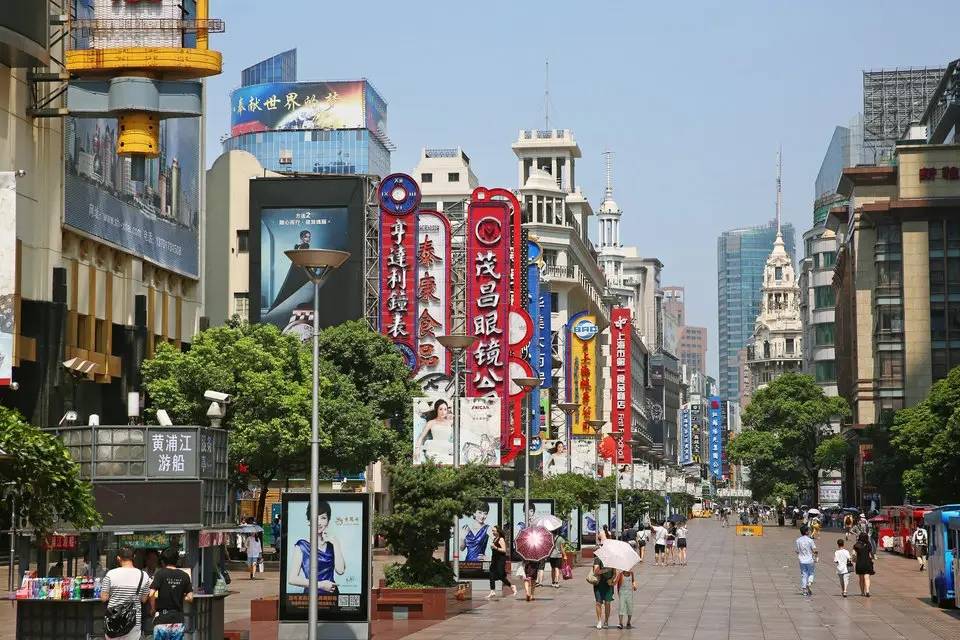 城市商业步行街区热度总排名：上海南京路步行街、武汉世界城光谷步行街上榜！