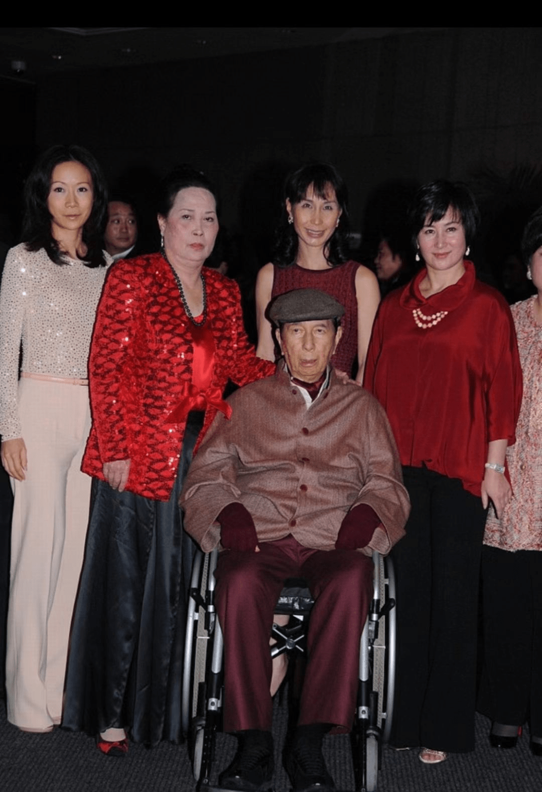 突发澳门赌王二房太太病逝14岁嫁入豪门被偏爱六十年她这一生太传奇