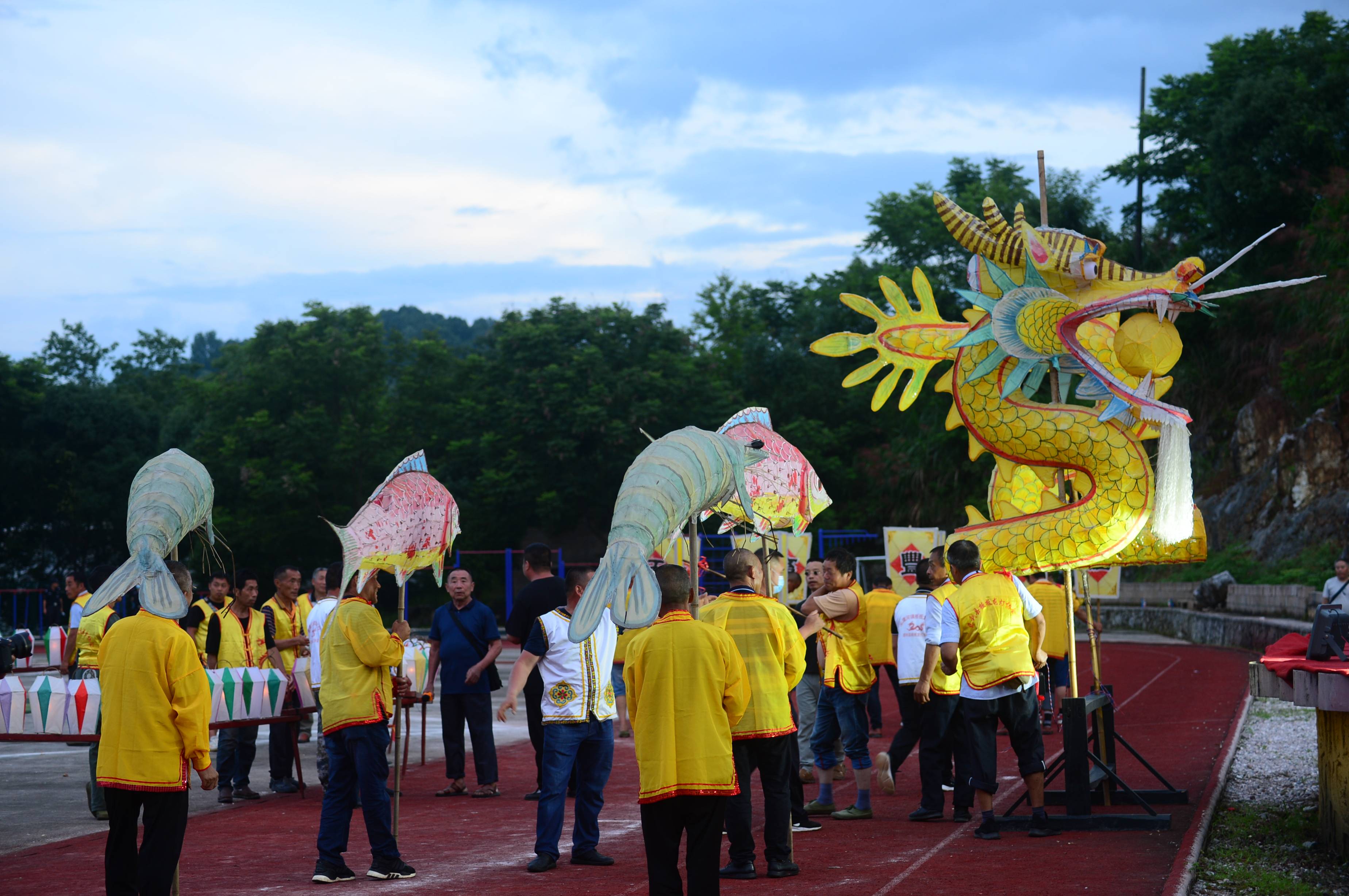 张家界神秘民俗用板板舞的龙灯惊艳四海组图