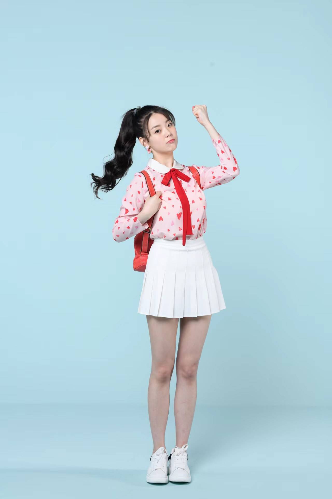 孙艺文破事精英爆笑开播职场小白兔沙乐乐引关注