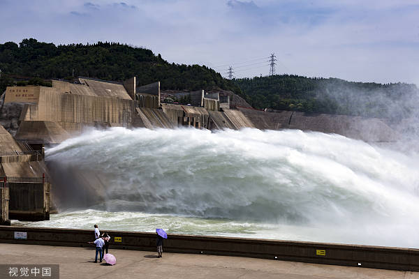 2022年6月19日,黃河小浪底水利樞紐洩水騰庫,開啟調水調沙運用模式.