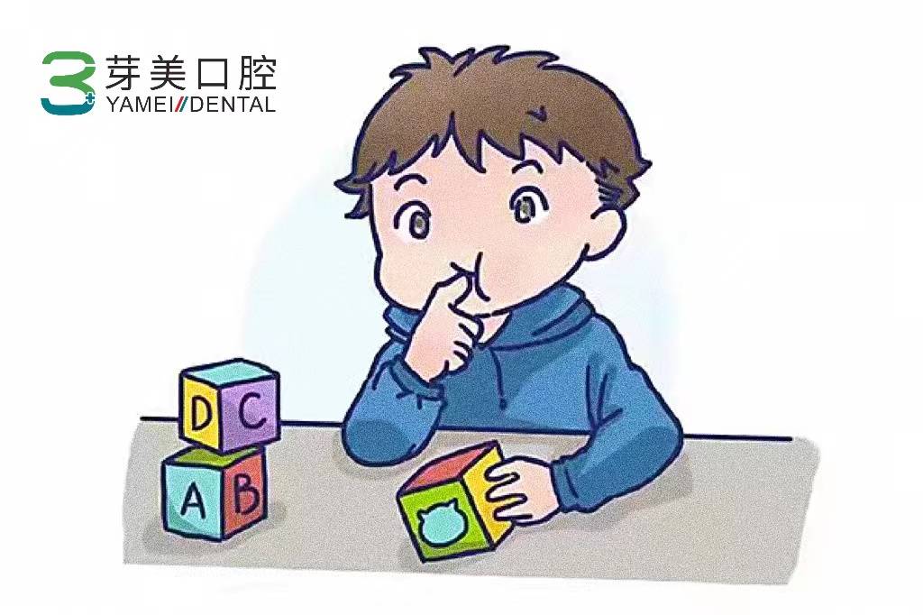 宝宝舔手指该如何正确引导