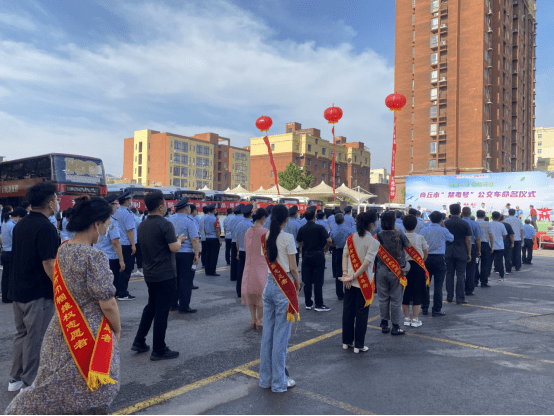 仪式上,商丘市禁毒委副主任,市禁毒办主任,市公安局副局长赵友刚宣读