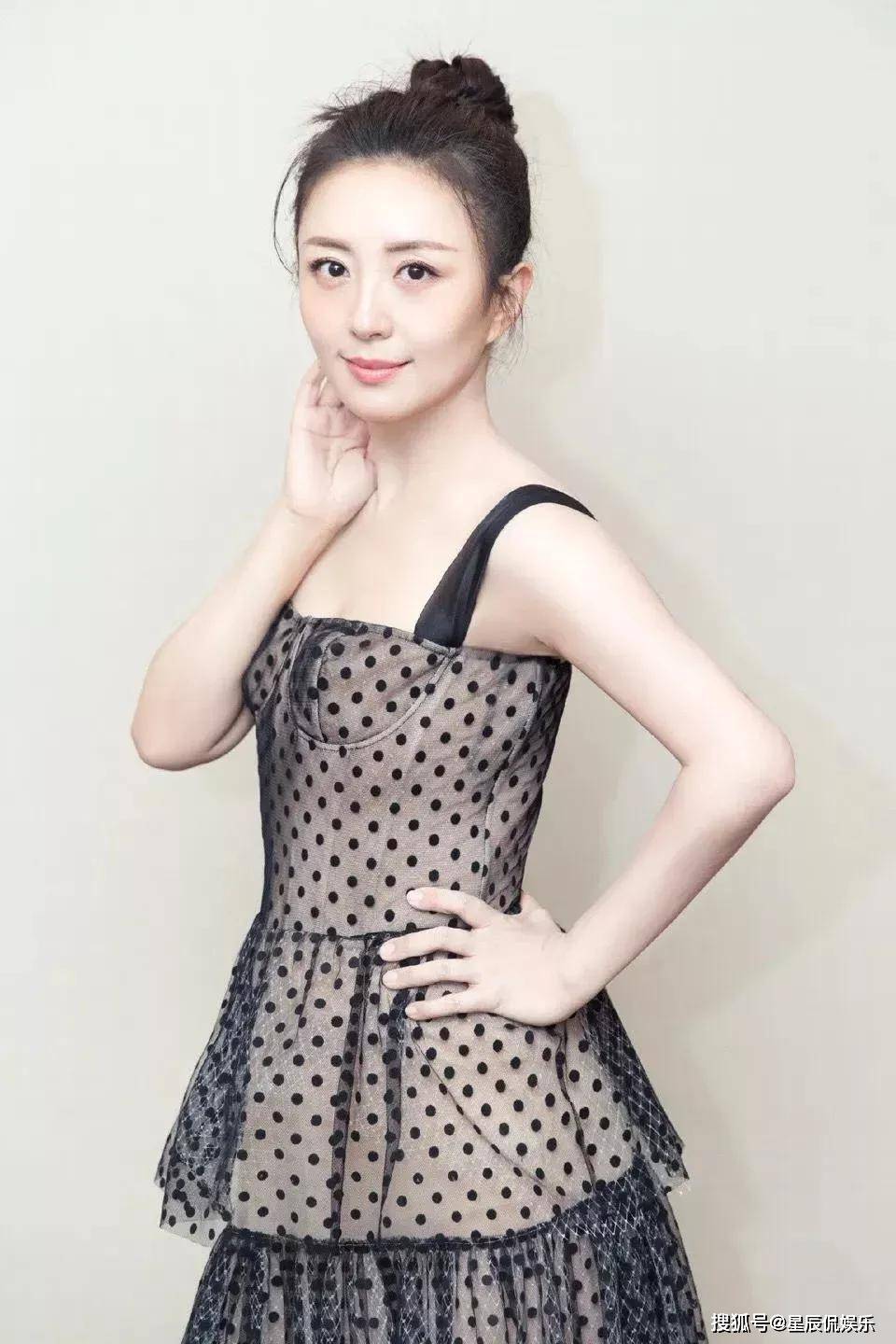 杨童舒：唯美迷人，优雅大方，魅力十足-搜狐大视野-搜狐新闻