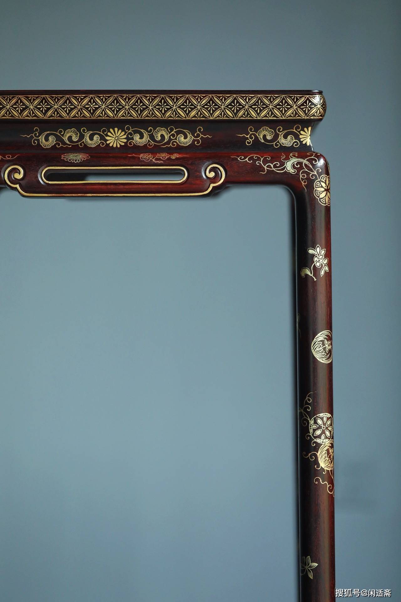 闲情偶寄,华贵富丽,紫檀描金香几_家具_线条_生活