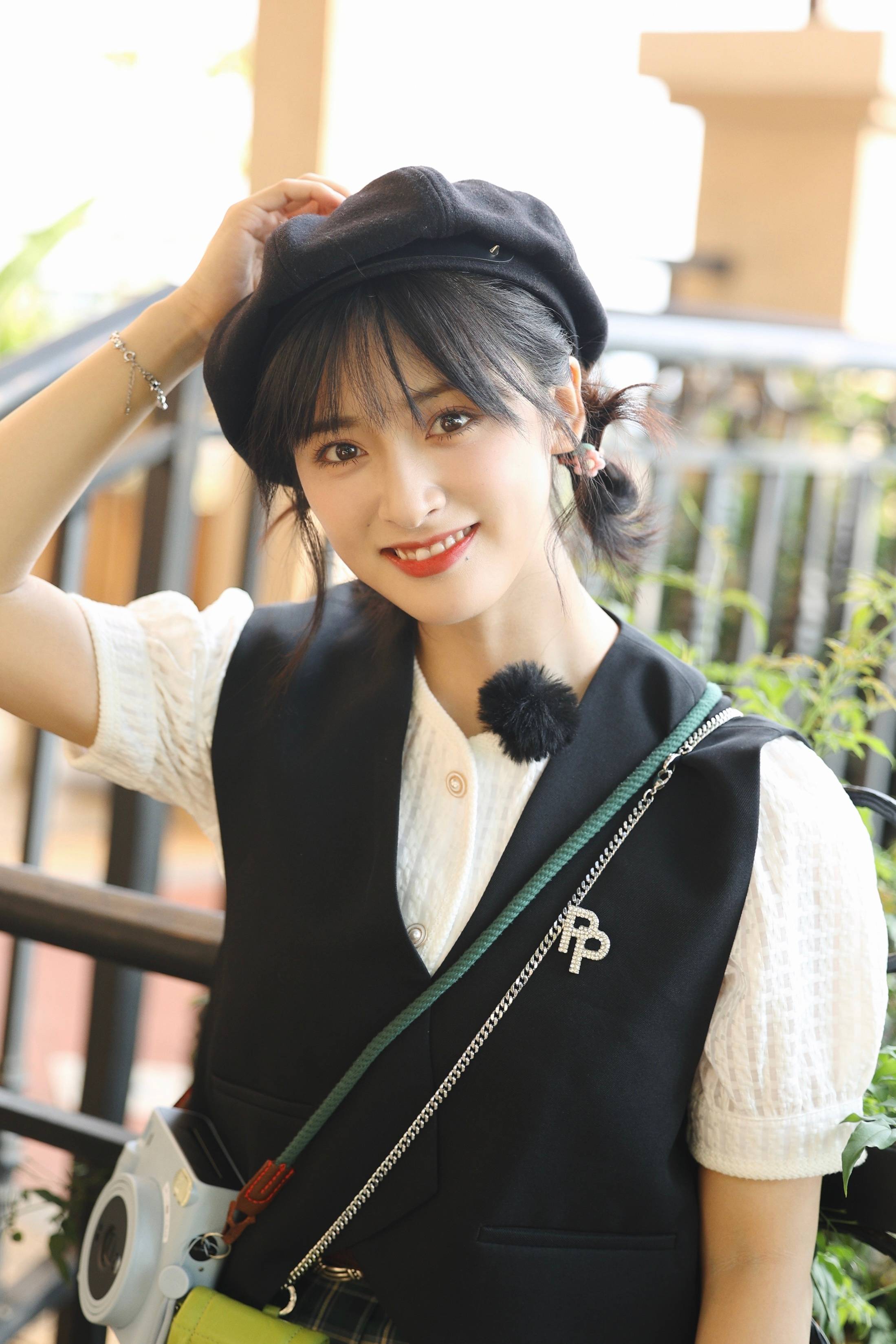 沈月格子裙贝雷帽甜美可爱 日系少女活力满满