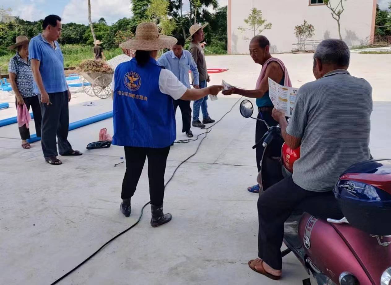 罗坑镇目力村开展禁毒宣传进农村活动