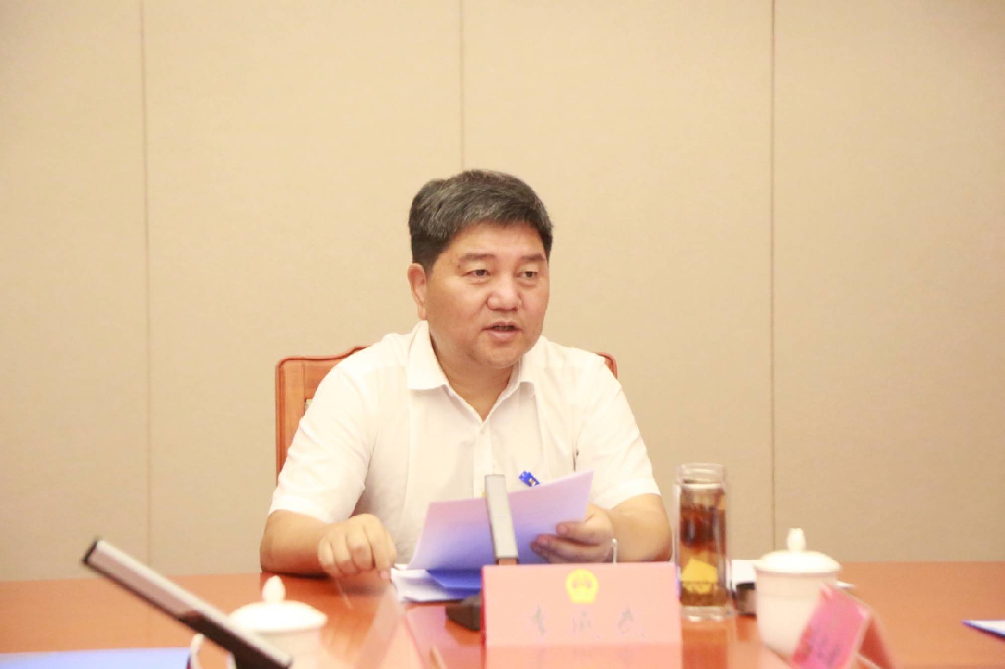 会议现场州人大常委会副主任姜仁斌,向从科,汤卫东,李红芬,王全,李维