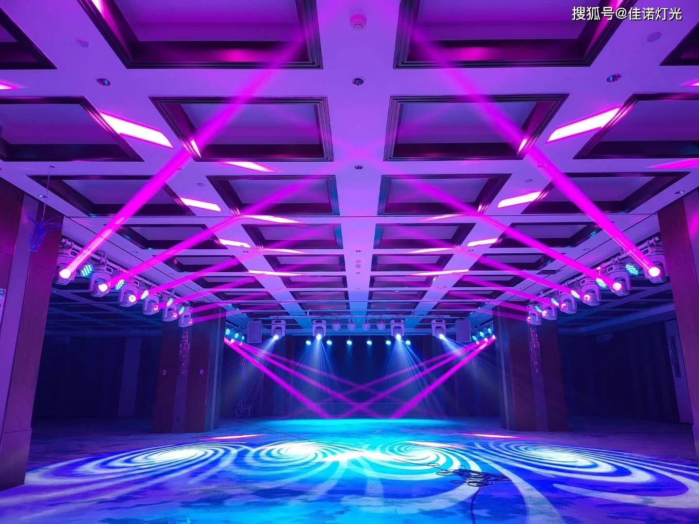 380w光束灯亮相安君悦酒店婚庆灯光秀_活动_服务_宴会