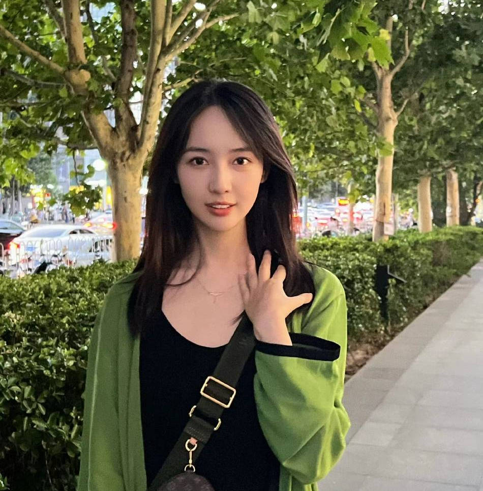 北电2022届表演班创意毕业照曝光 宋祖儿秦牛正威钟丽丽等出镜_孙凡清