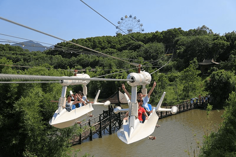 滑翔飞翼火了去哪里找滑翔飞翼生产厂家小编推荐新世纪游乐