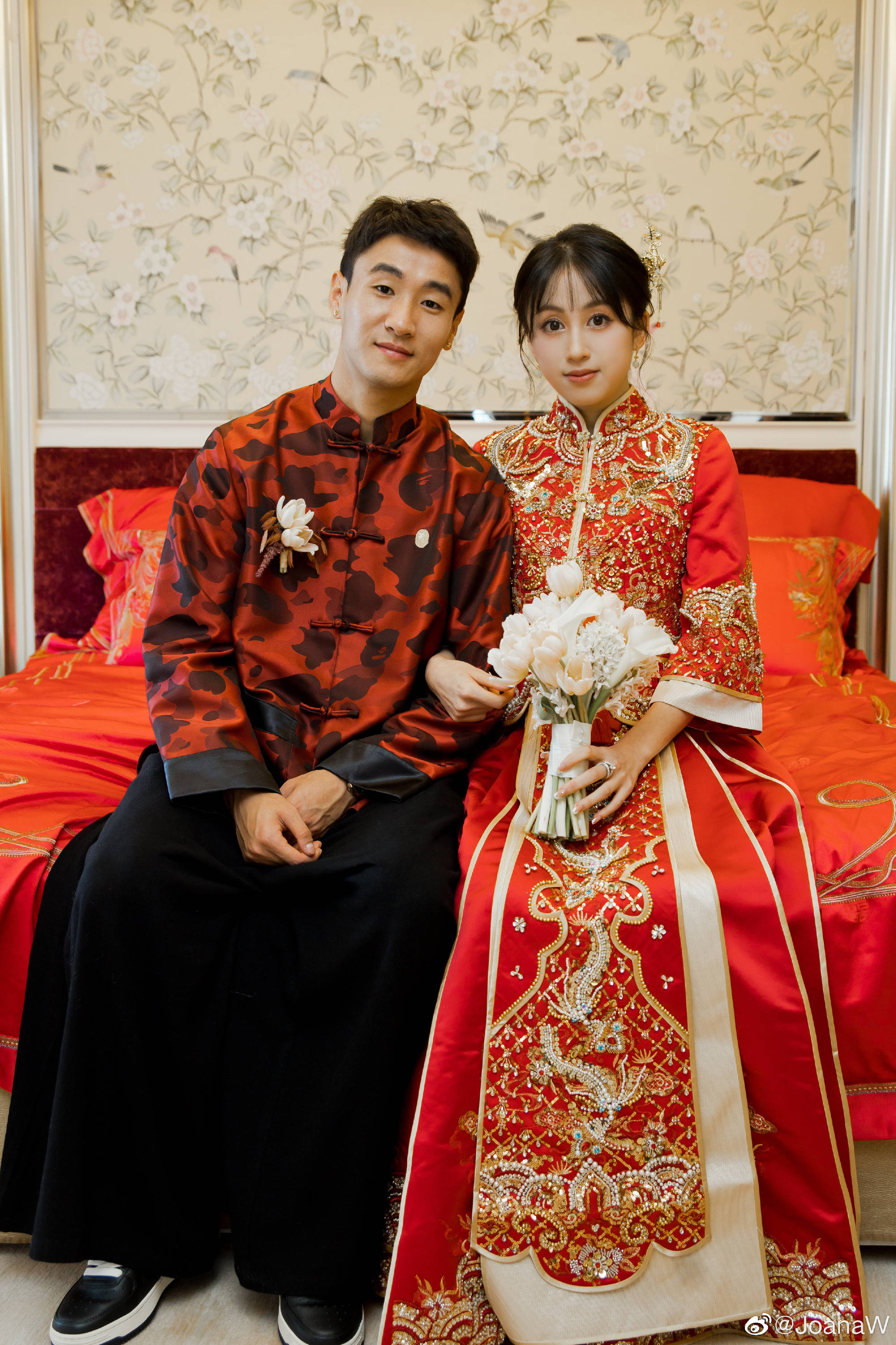 韦世豪妻子晒婚礼高清美图 中式礼服琴瑟和鸣(图)-搜狐大视野-搜狐新闻