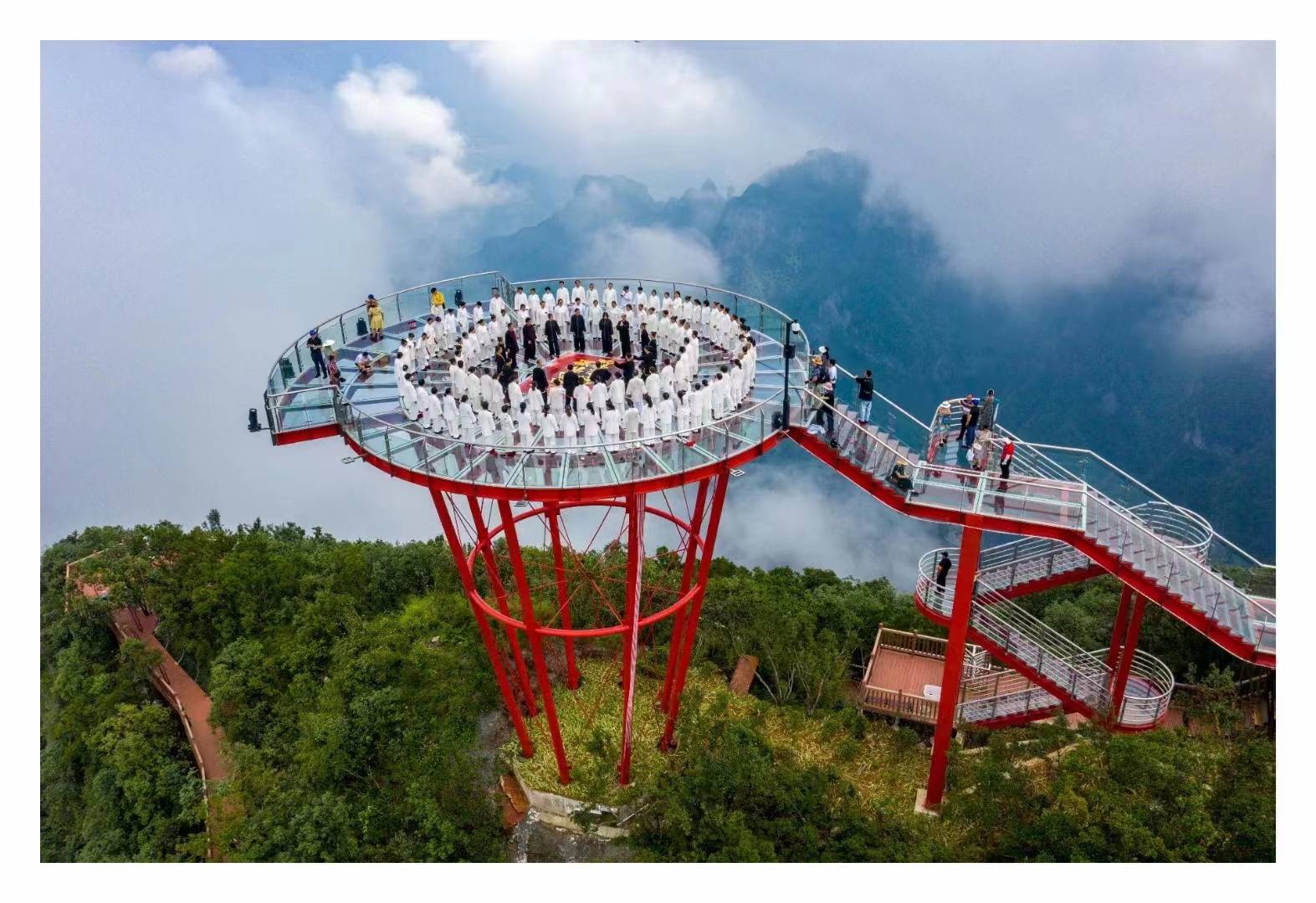 " 喜迎二十大·爱在张家界"_旅游_七星山_活动