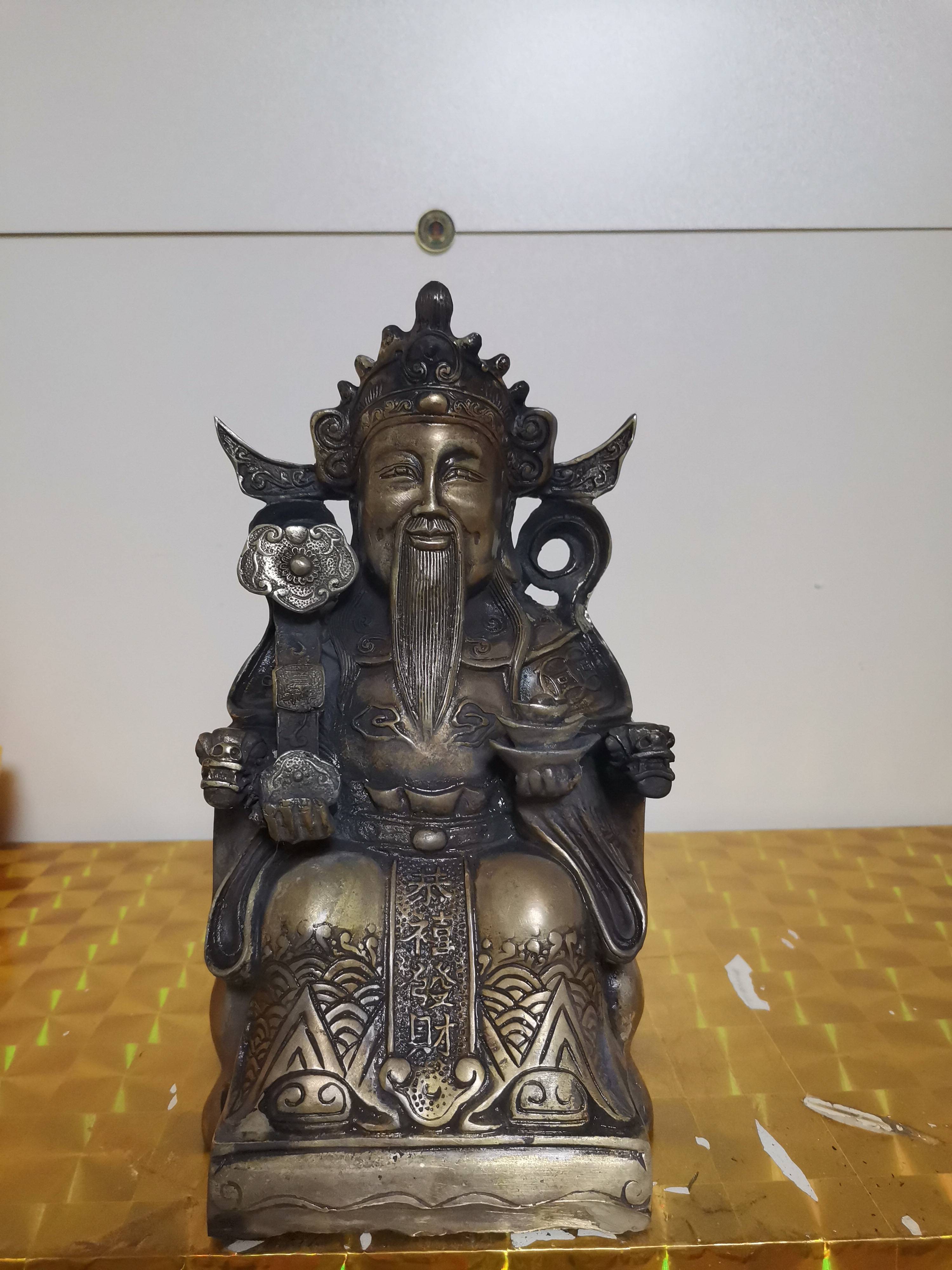 铜佛像出现绿锈怎么办？怎样去除绿色铜锈好呢？_搜狐网