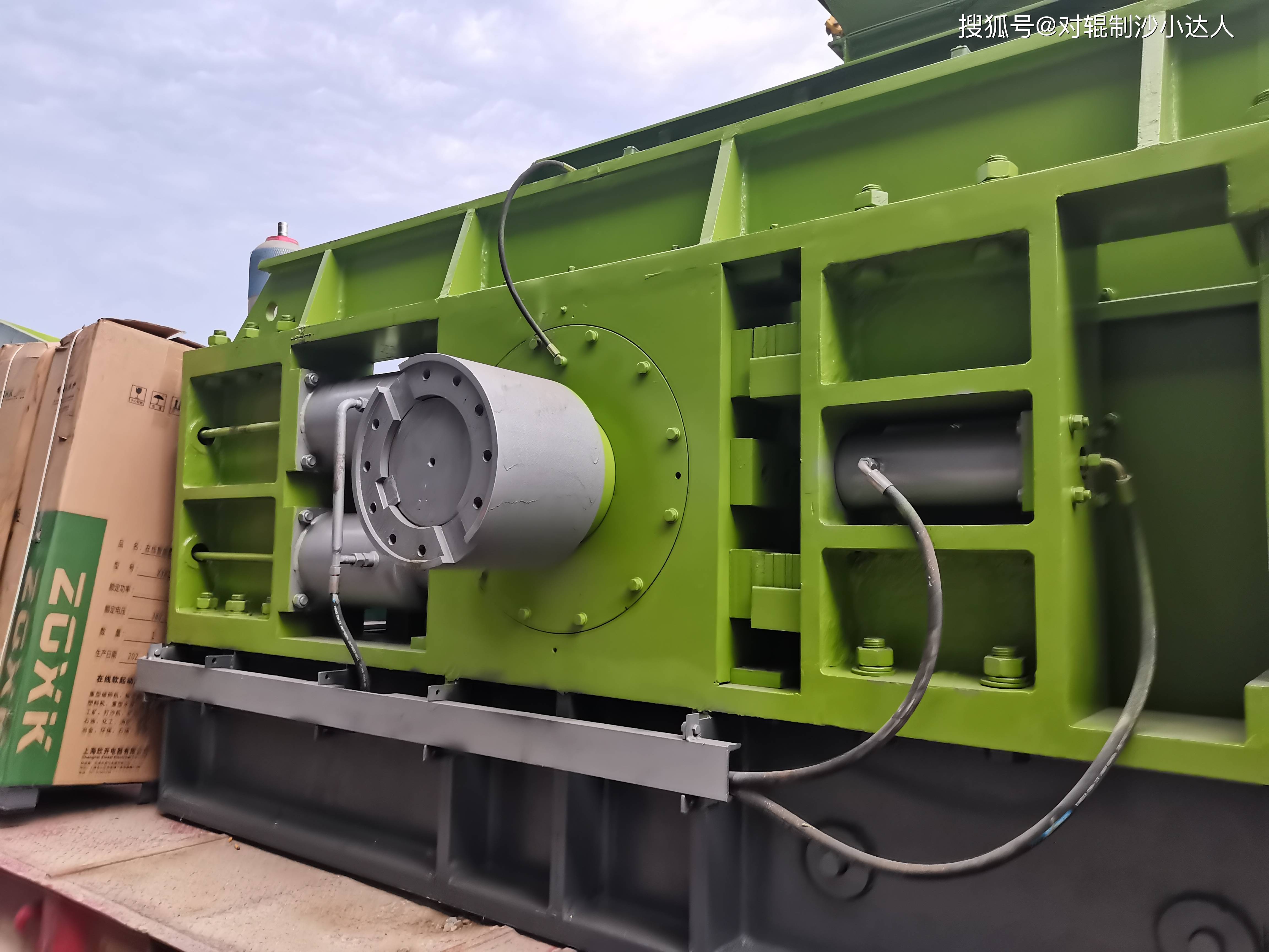 对辊制砂机进行制砂的优势多