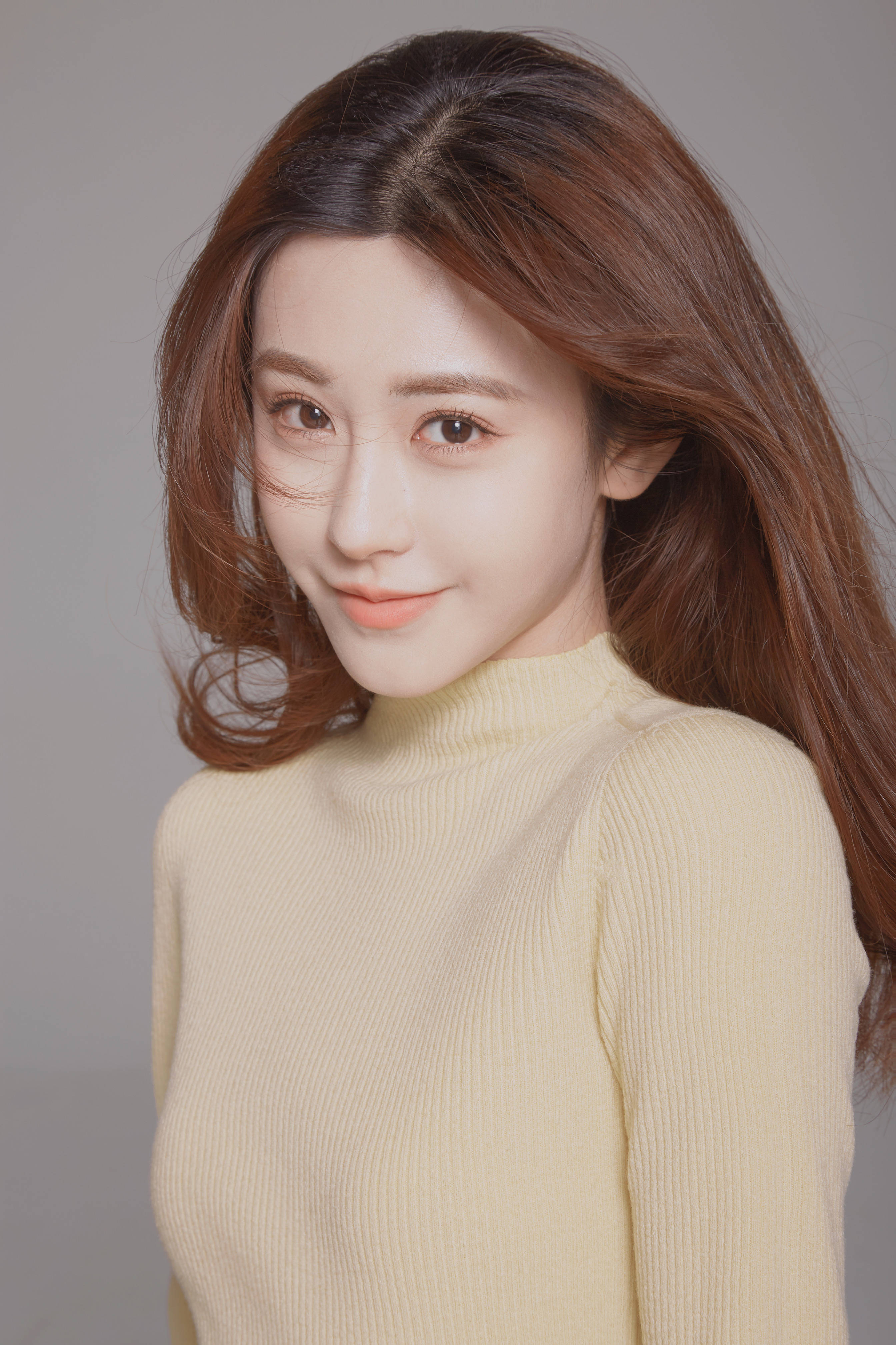 朱圣祎新鲜写真照释出 恬静淡雅气质温柔-搜狐大视野-搜狐新闻