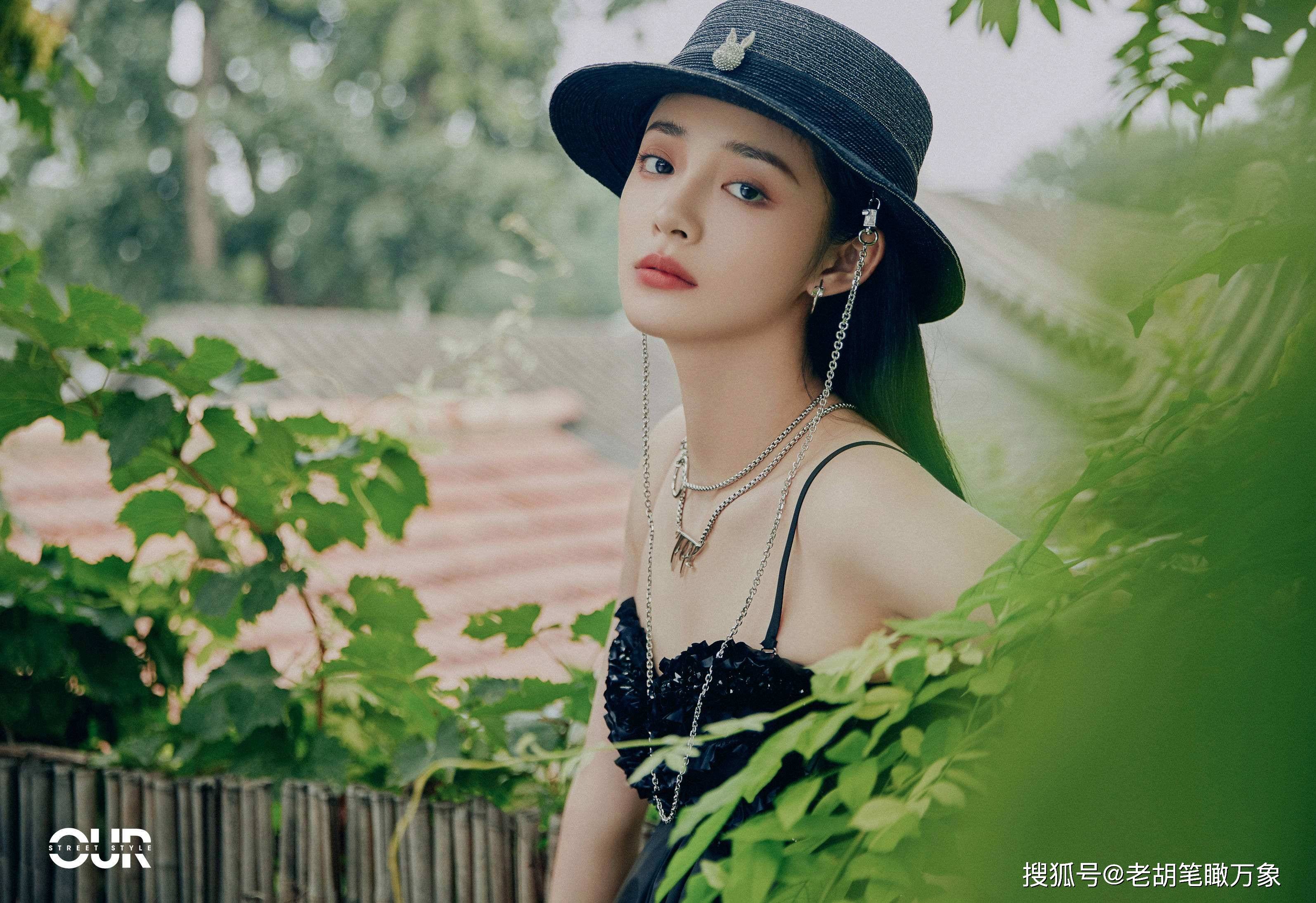 又美又萌还性感，要命的是还弹一手好琵琶，爱了-搜狐大视野-搜狐新闻