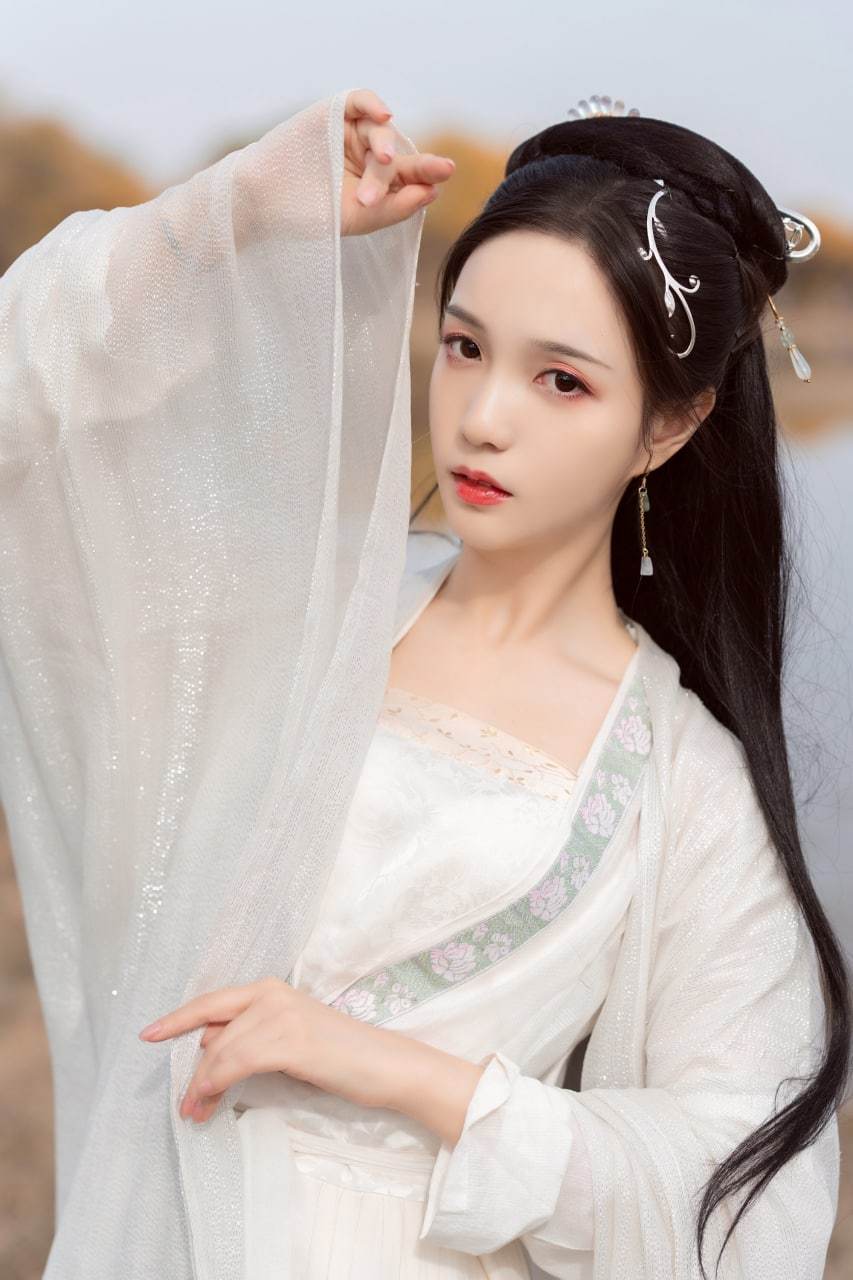 仙气飘飘的小姐姐