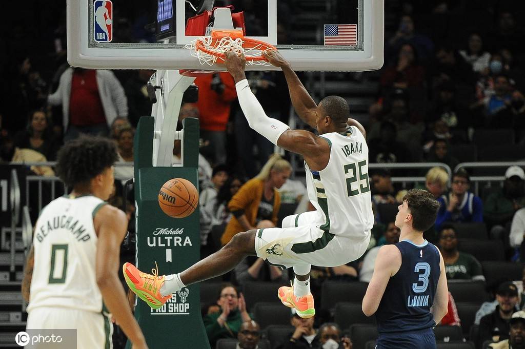 雄鹿字母哥狂砍40分仍吞败仗