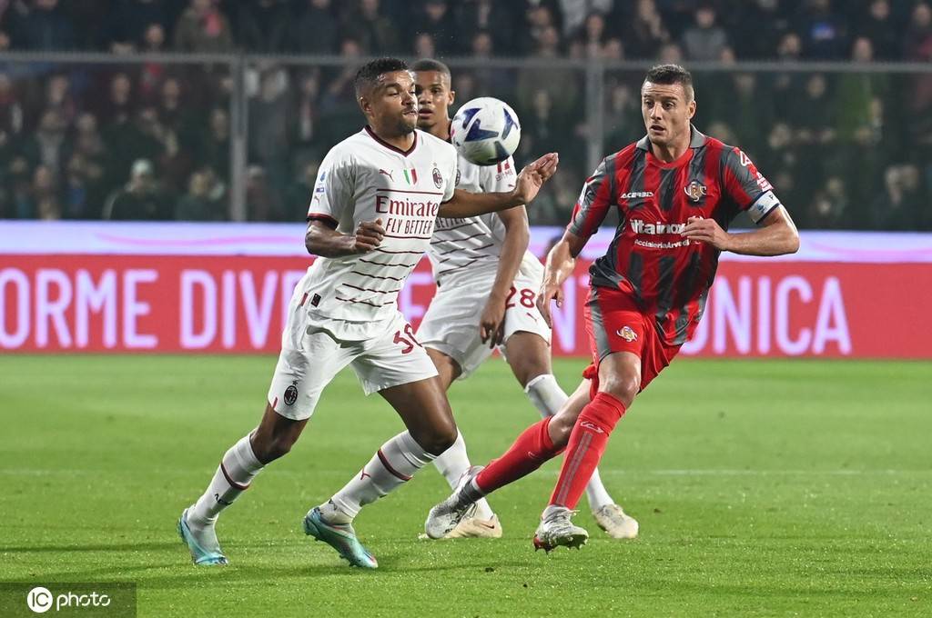 克雷莫纳VS莱切高清无插件视频直播在线观看