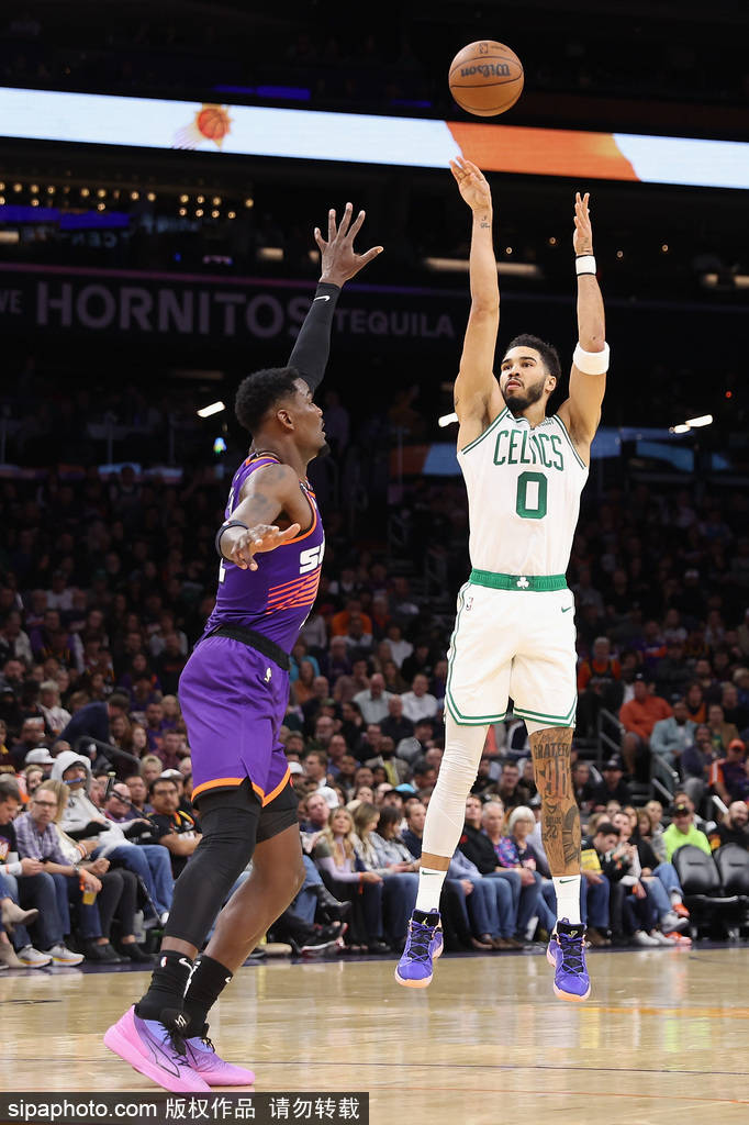 见证塔图姆布朗双星闪耀凯尔特人攻防两端统治赛场