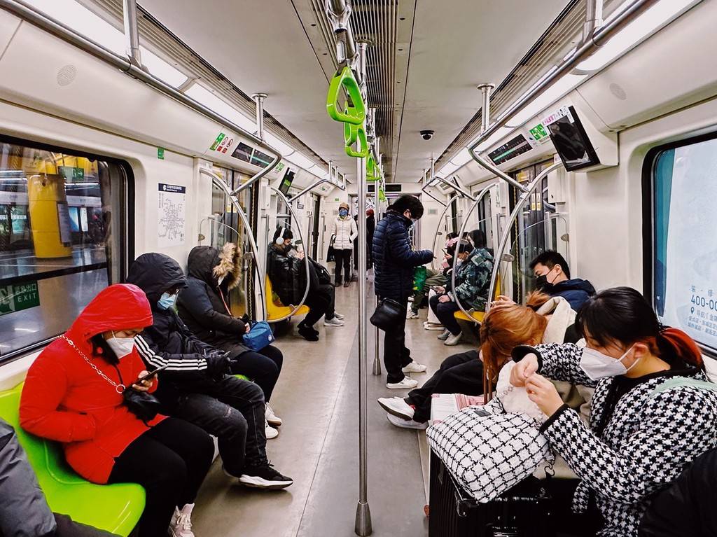 聚焦上班早高峰北京地铁客流量显著回升