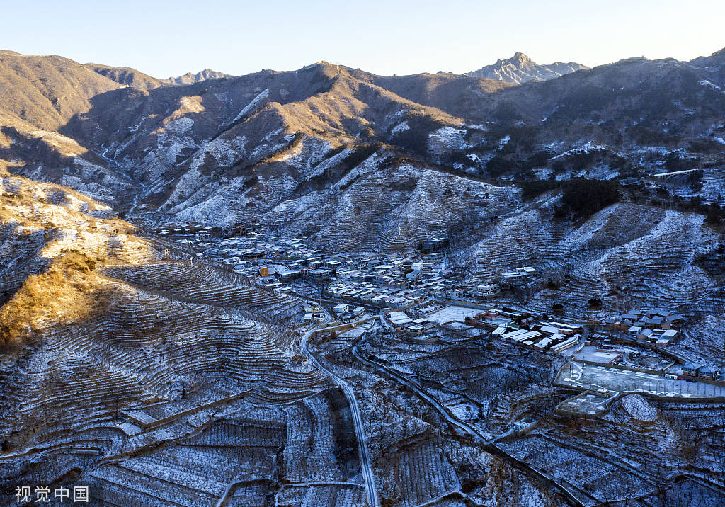 北京迎来第一场冬雪