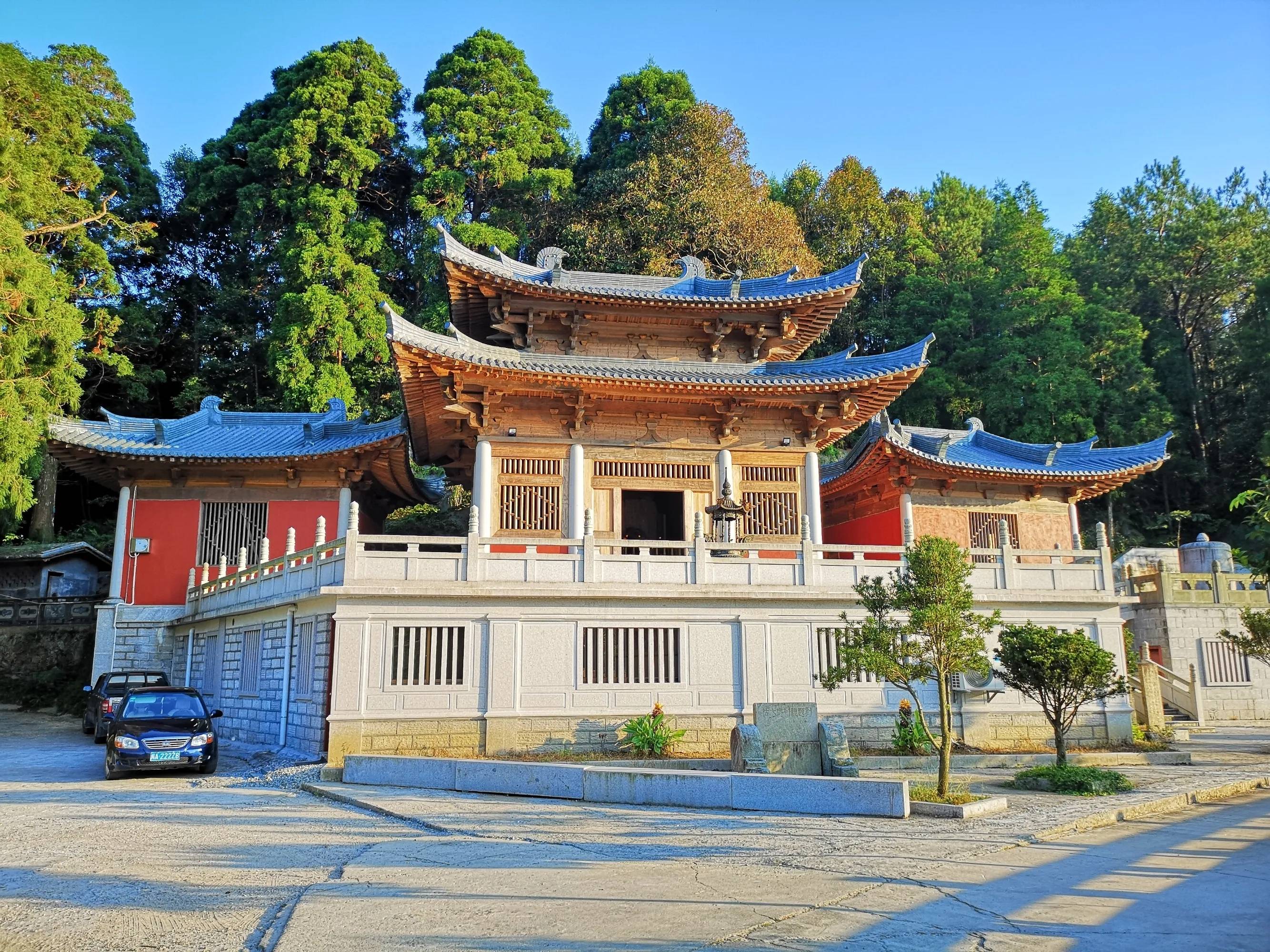 闽侯雪峰崇圣禅寺（七绝）