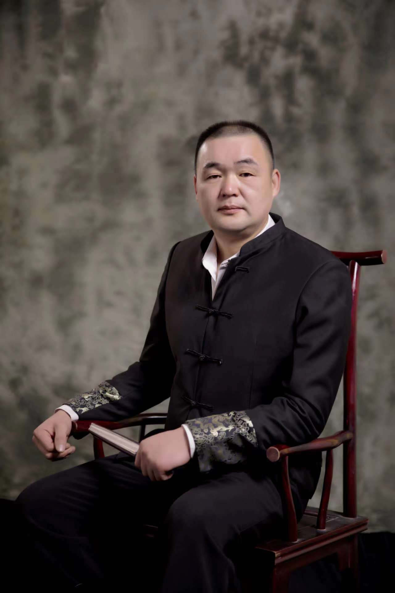 国宝级艺术大师——侯本涛_绘画_马庆福_老人