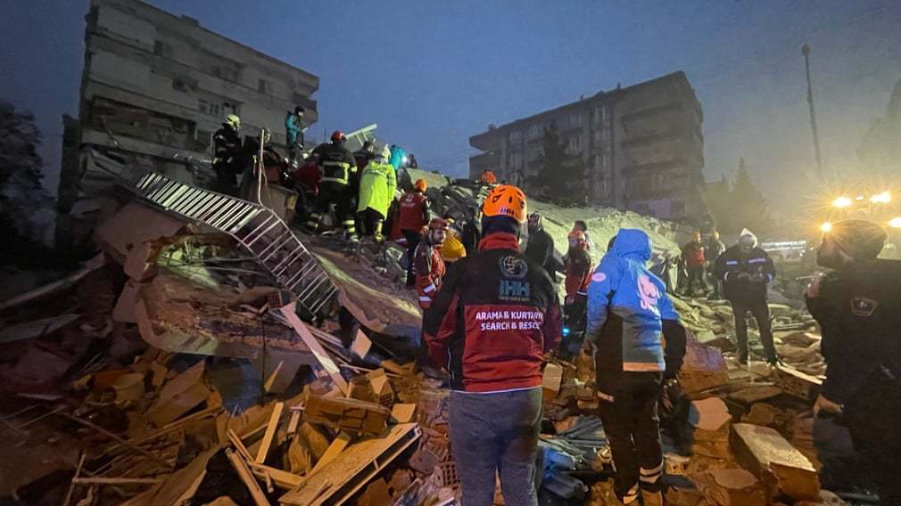 图集 | 土耳其深夜发生7.8级强烈地震 高楼变为废墟_建筑物_受伤_工作