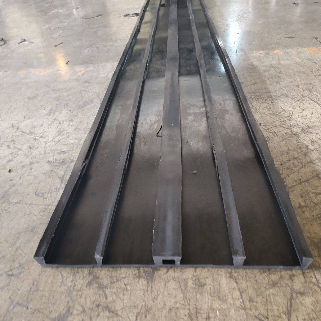 中埋式橡胶止水带 350*8钢边外贴651型背贴止水带_等级_介质_材质