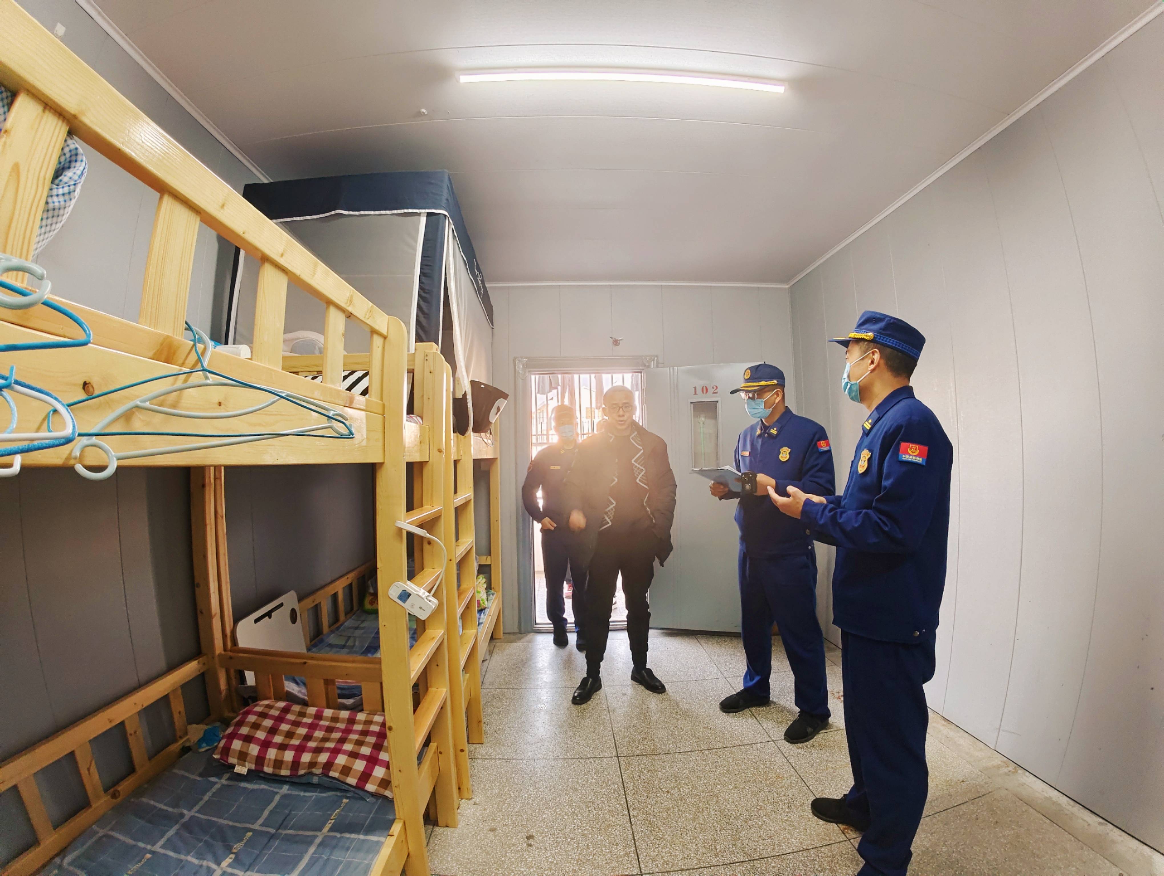 湖北红安:消防救援大队联合教育局开展寄宿制学校消防安全大检查_校园