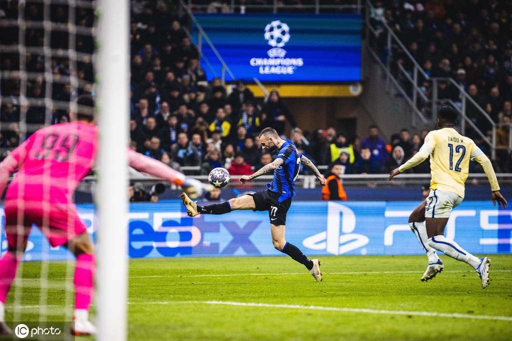 欧冠淘汰赛首回合精彩集锦 皇马巴萨曼城等豪门对决细节全解析