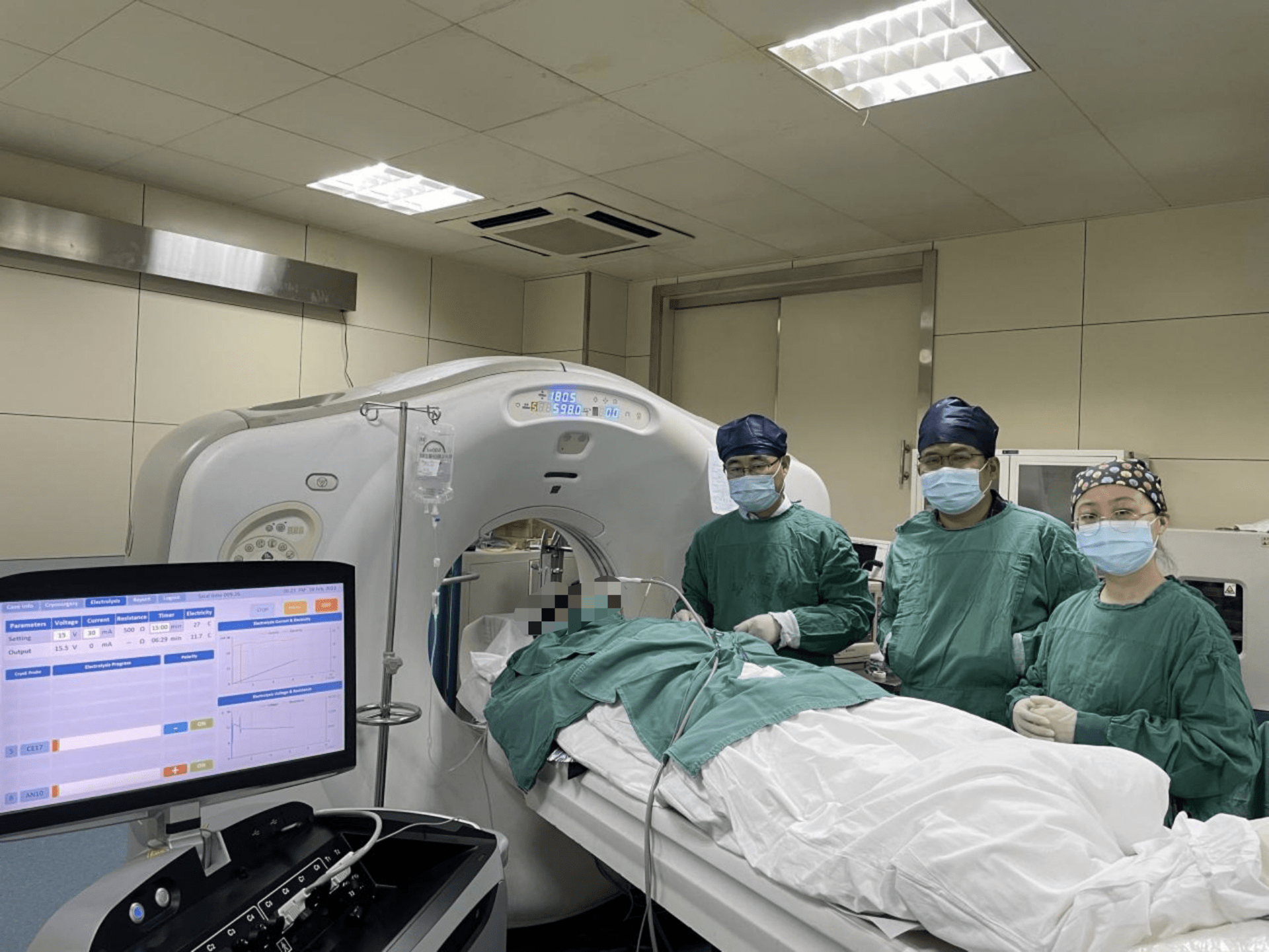 北京中医药大学东方医院肿瘤科成功完成首例肺癌电冷复合消融术_冷冻