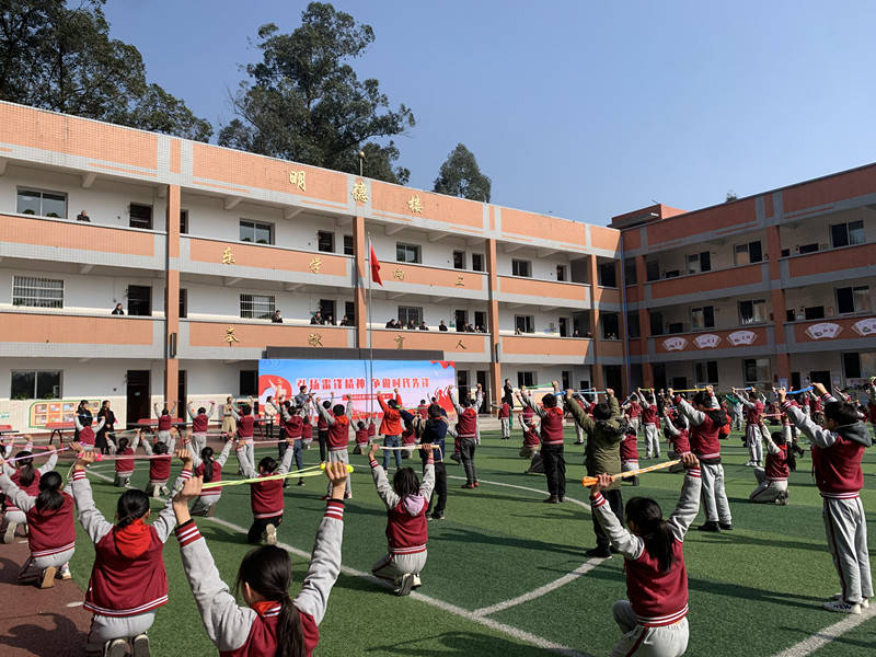 眉山市丹棱县杨场镇小学:校长公开课示范 引领教育高质发展_做法_活动