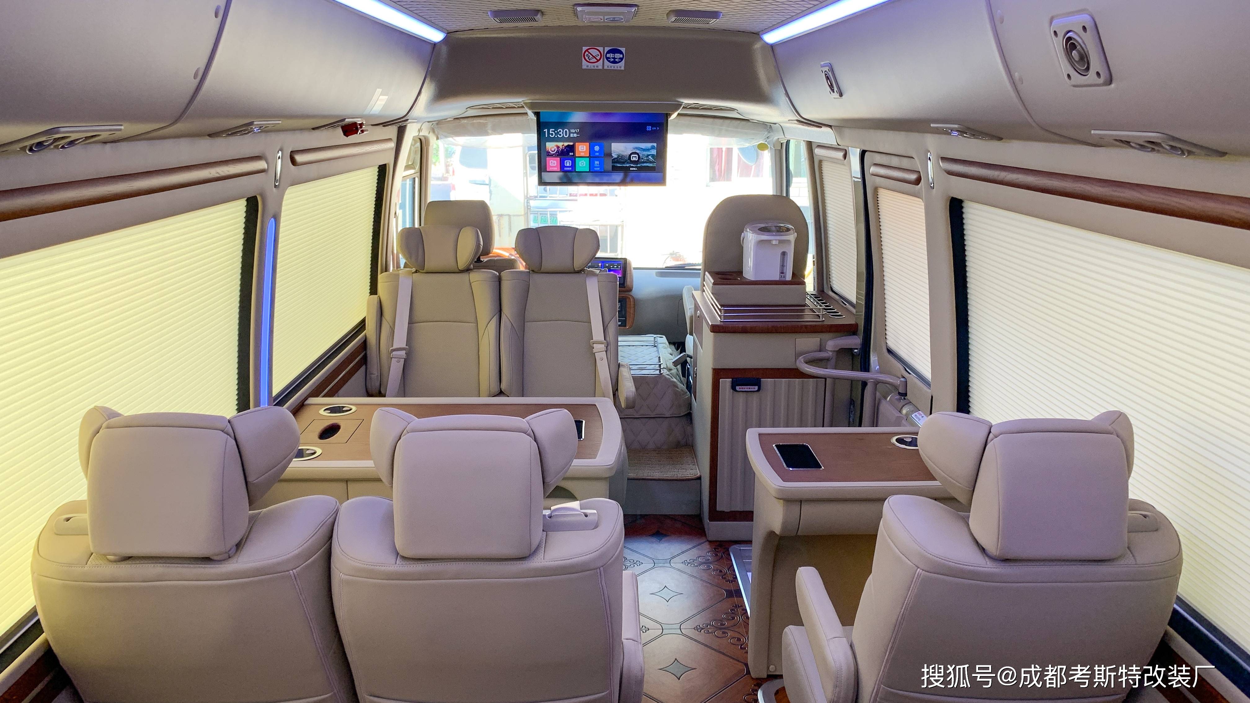 重庆考斯特商务车改装航空座椅、木地板、动车窗帘YYDS_搜狐汽车_搜狐网