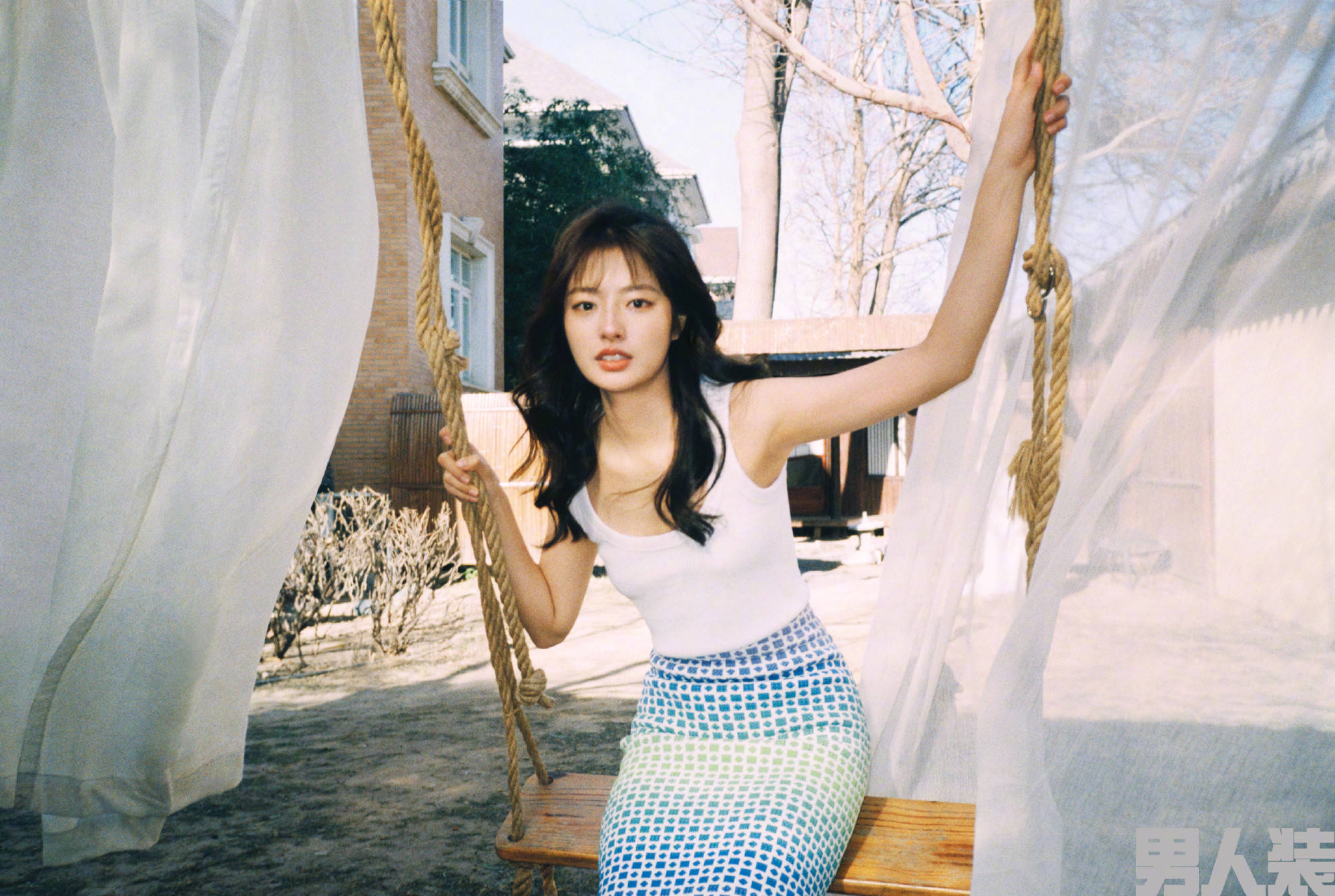 徐若晗日系清纯写真养眼 手捧蜜桃眨眼放电美如画-搜狐大视野-搜狐新闻