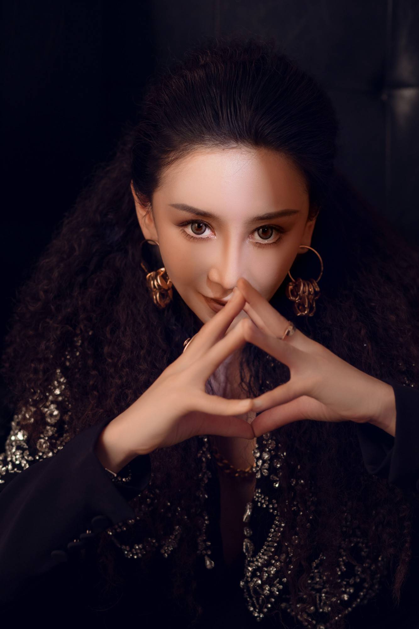 明星档案|影视歌三栖全才明星艺人邹晶晶2023影集写真抢先看_风尚_时