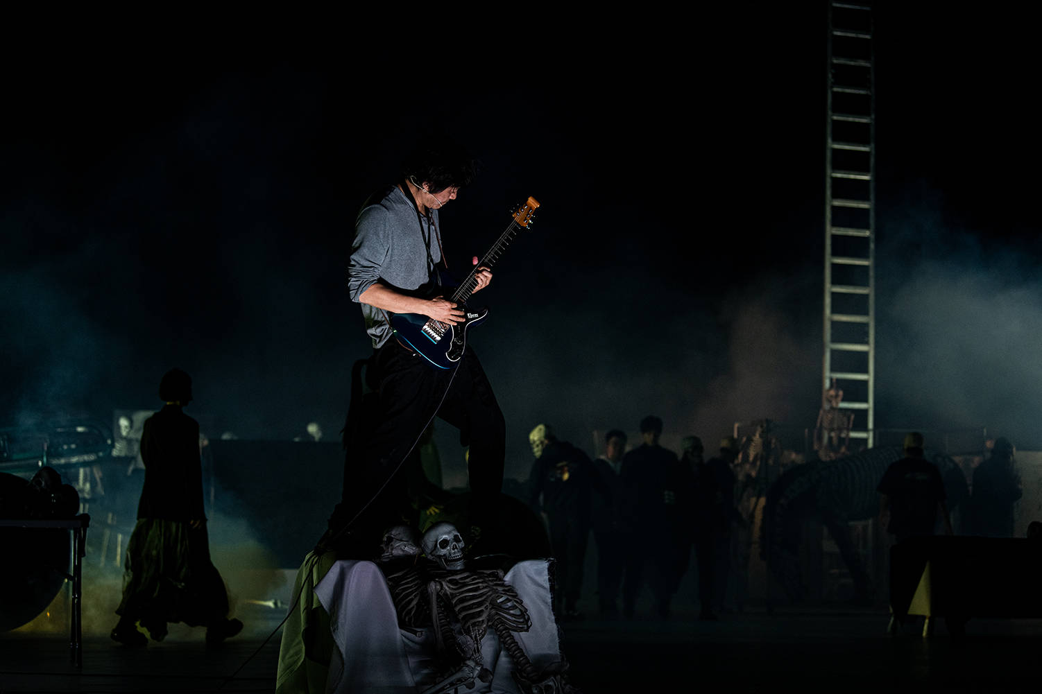 话剧《第七天》北京首演告捷 陈明昊以死之视角重启生之大门_杨飞