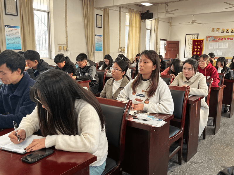 泸县六中召开青年教师座谈会_发展_会议_教育