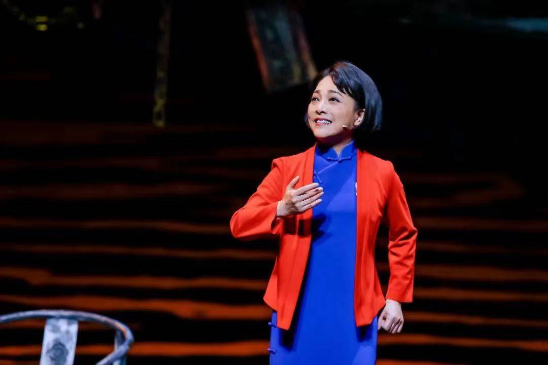 川剧《江姐:我愿意永远留在黎明前的黑暗里,只要能看见太阳升起