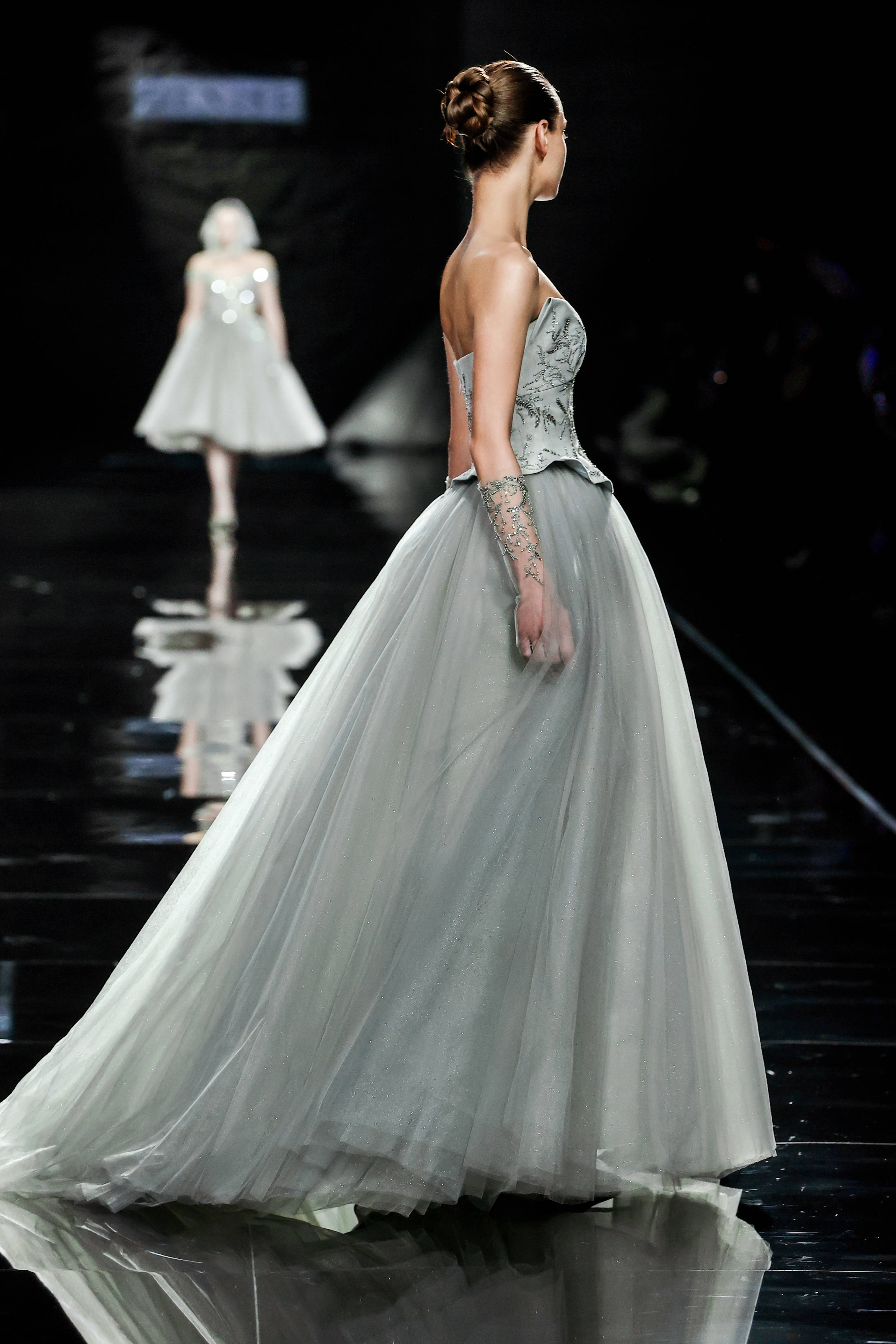 秀场直击:denise 23fw「来迟 lets」上海时装周sifs开幕秀_女性_高定