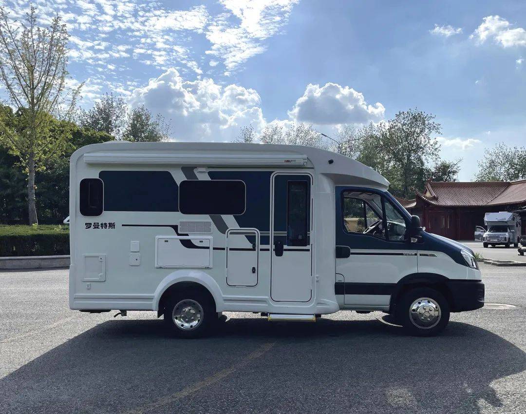 13洛阳房车展:罗曼特斯t2max,带你体验舒适双人自驾游_搜狐汽车_搜狐