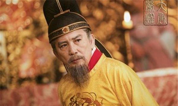 原创            杜甫醉后写的一首诗 气势可以媲美李白 全诗豪放奔腾不可一世(杜甫喝的酒是什么酒)